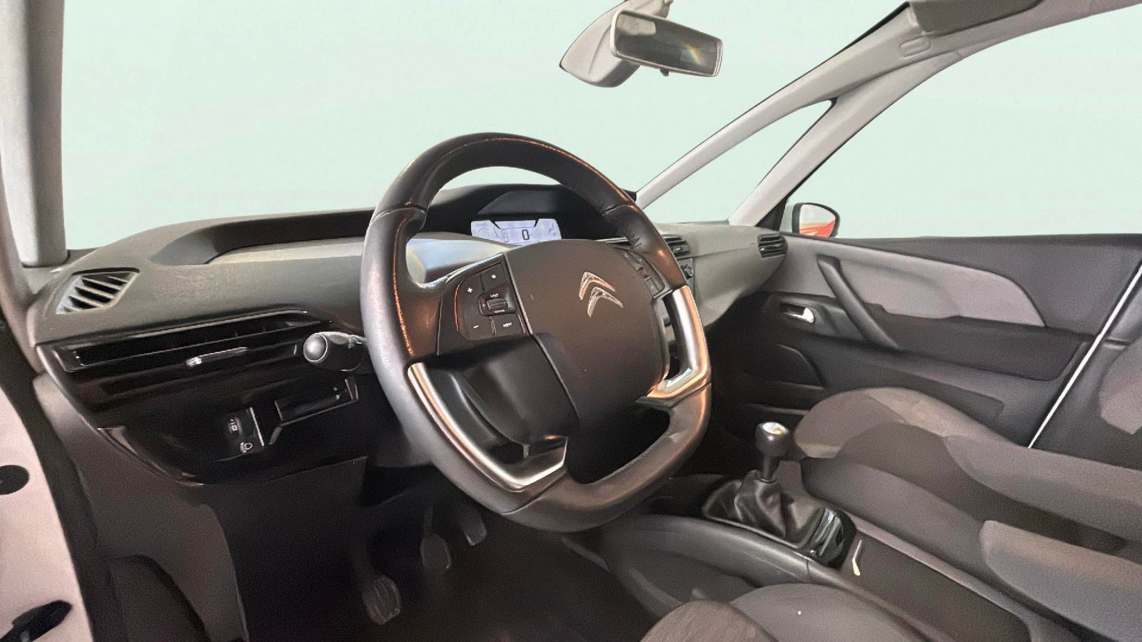 https://cdn-flexicar.caraffinity.it/public_appraisal_images_pro/images/stock/250317/9DrHAMMUhB__WhatsApp Image 2026-03-30 at 11.44.22 (2).jpeg